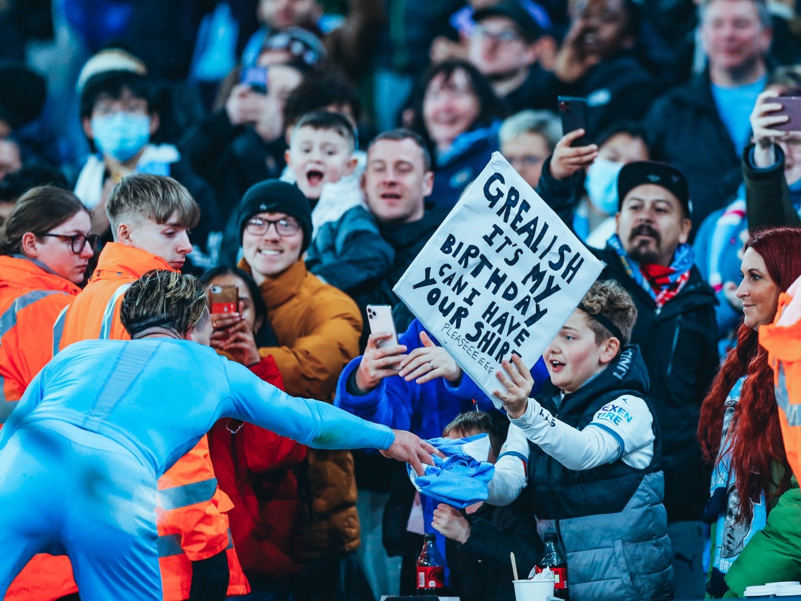 更是他多年 更是他多年